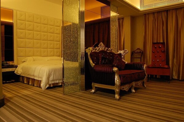 Deluxe Suite | Living area | LCD TV - Zhengjia (GUANGZHOU)