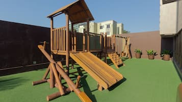 Children’s play area – outdoor