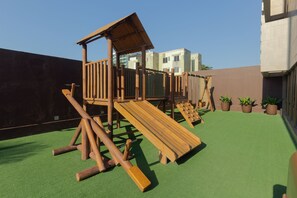 Área de juegos infantiles al aire libre