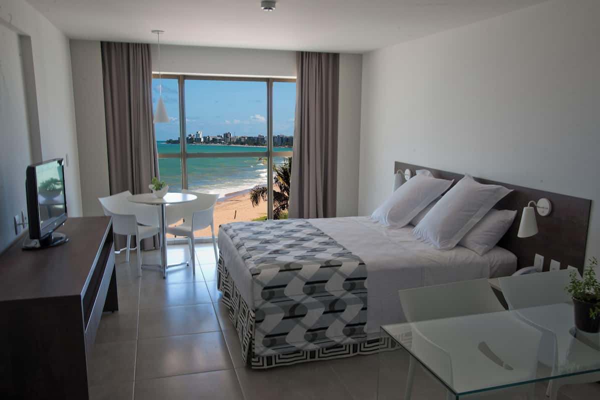 Premium bedding, minibar, in-room safe, free WiFi