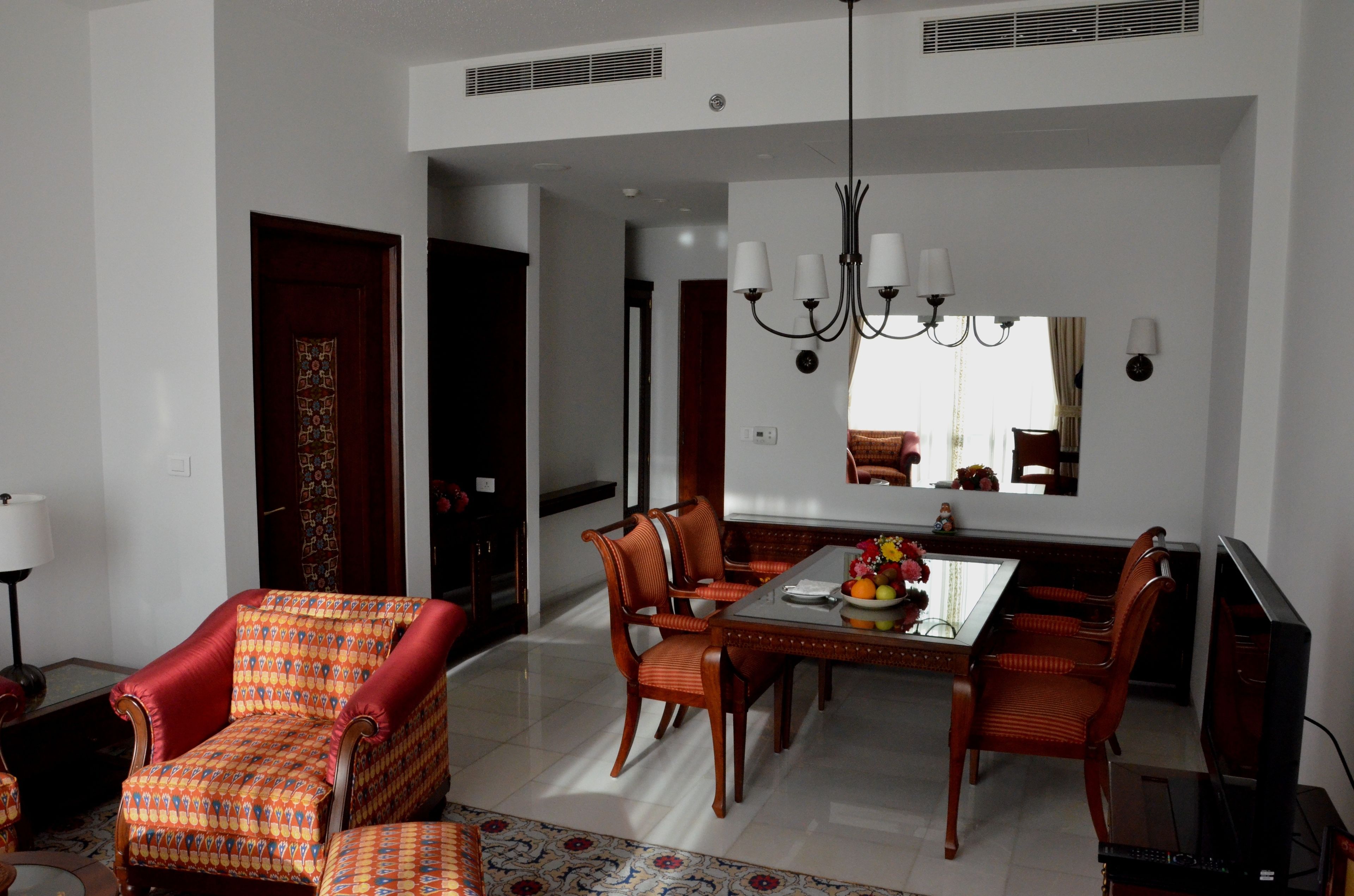 executive suite | in-room dining