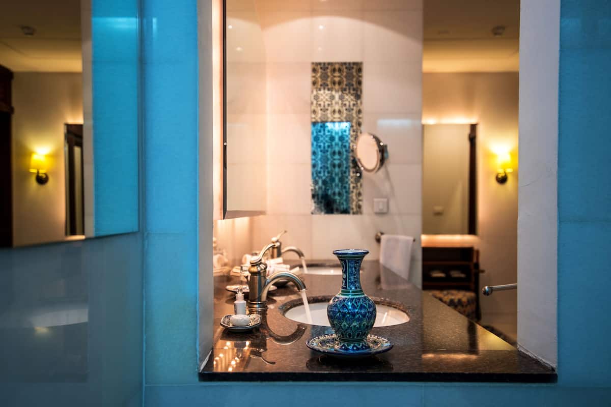 presidential suite | bathroom | free toiletries, slippers, bidet, towels