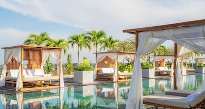 Cross Paasha Bali Seminyak