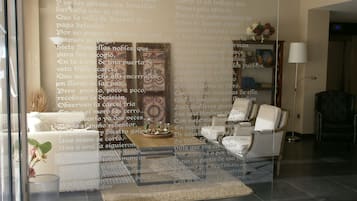 Sala de estar en el lobby