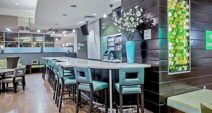 Holiday Inn Hotel & Suites Saskatoon Downtown by IHG