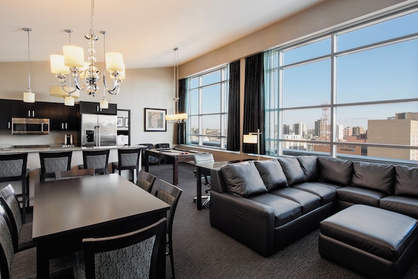 Suite, 1 King Bed (Penthouse) | Desk, blackout drapes, soundproofing, iron/ironing board