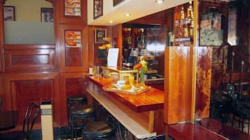 Bar (en el alojamiento)