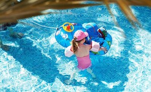 Piscine extérieure (ouverte en saison)