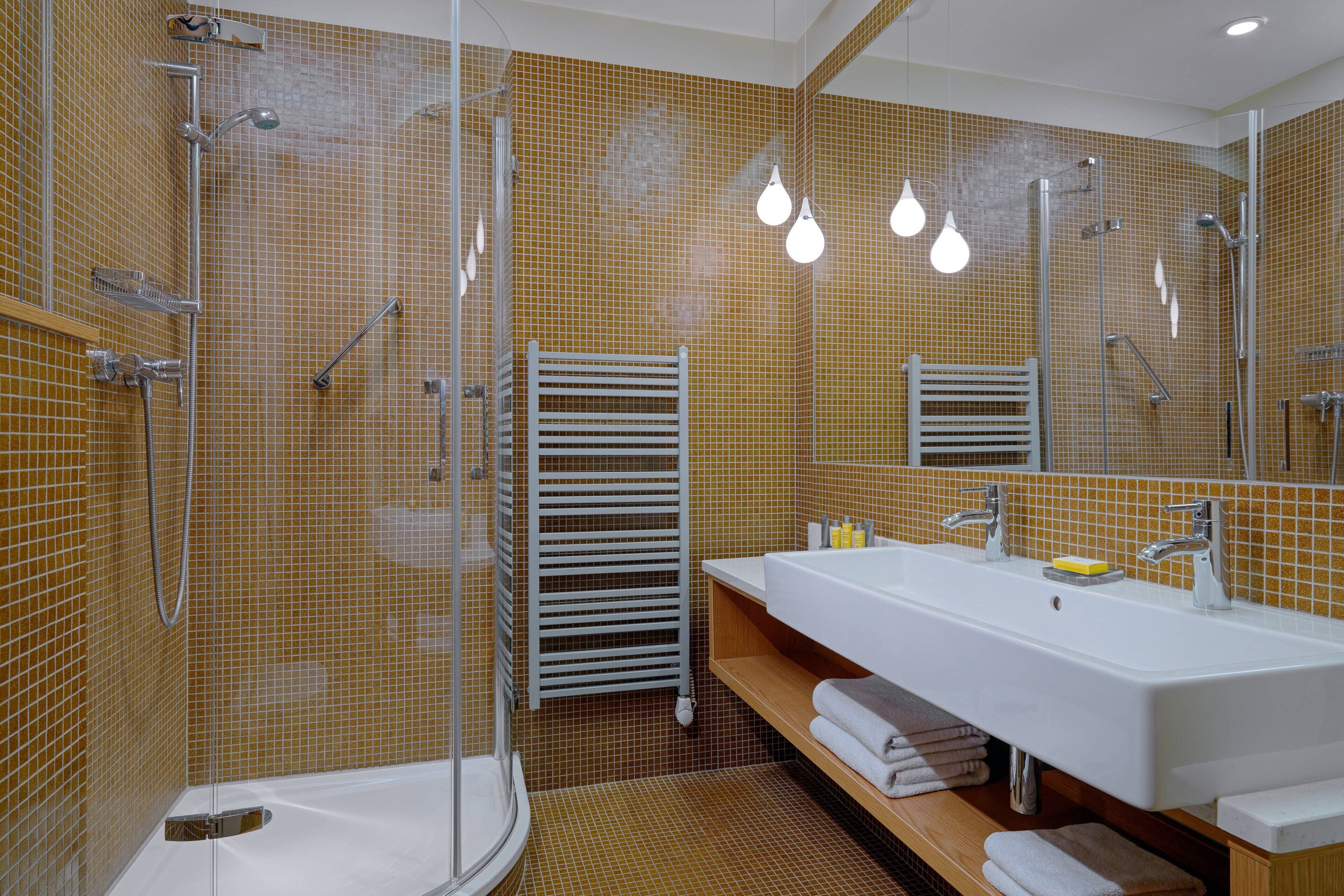 hypo-allergenic bedding, minibar, in-room safe, desk