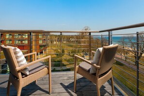 Chambre Supérieure, 1 très grand lit, balcon, vue mer | Literie hypoallergénique, minibar, coffres-forts dans les chambres