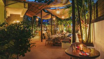 3 Restaurants, Frühstück, Mittagessen, Abendessen, indische Küche
