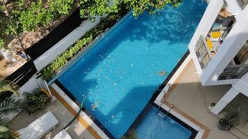 Hochwertige Bettwaren, Minibar, Zimmersafe, Schreibtisch