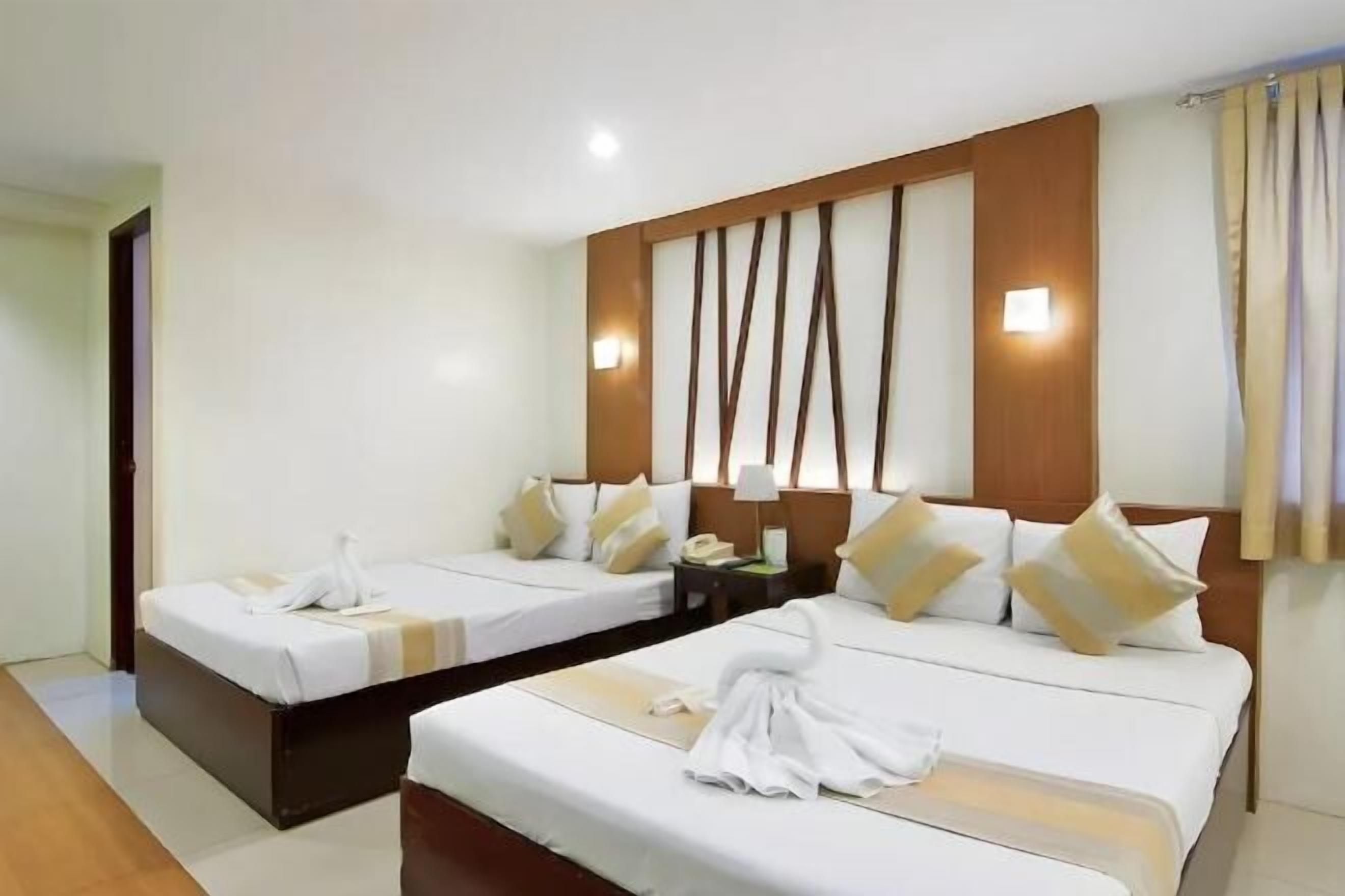 Een bureau, een laptopwerkplek, geluiddichte muren, gratis wifi