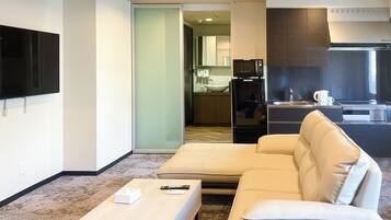 Premium Twin Room, Smoking | Desk, iron/ironing board, free WiFi