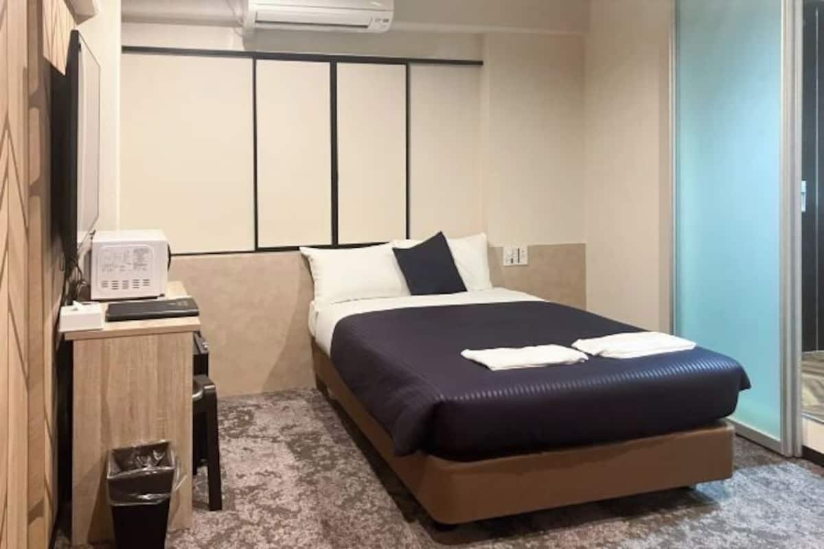 Bureau, fer et planche à repasser, Wi-Fi gratuit