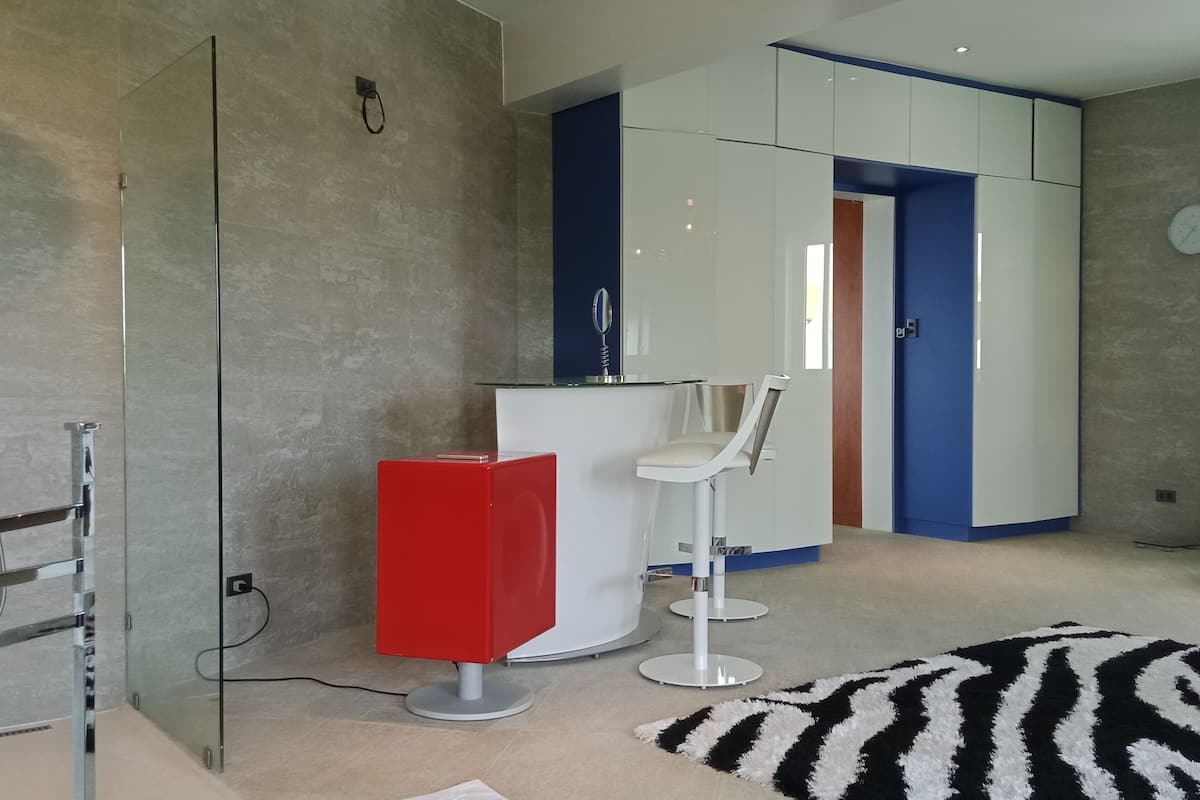 presidential suite | bathroom | free toiletries, hair dryer, towels