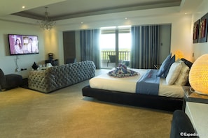 Minibar, in-room safe, individually furnished, desk - Lingganay Boracay Hotel Resort (Boracay Island)