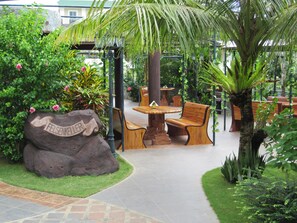 Con vista al jardín, con servicio de desayunos, comidas y cenas 