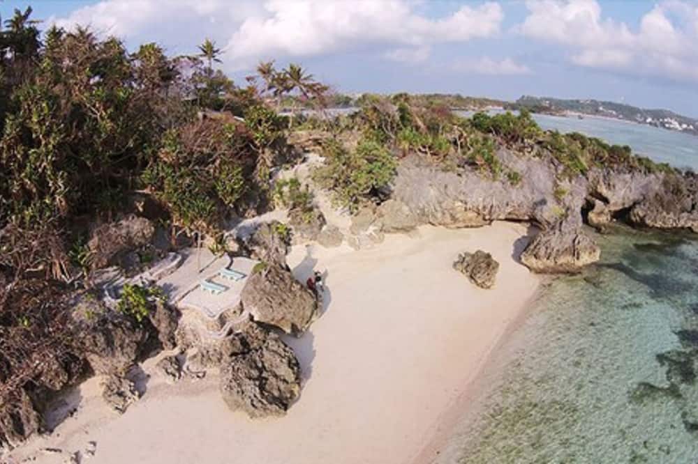 Lingganay Boracay Hotel Resort