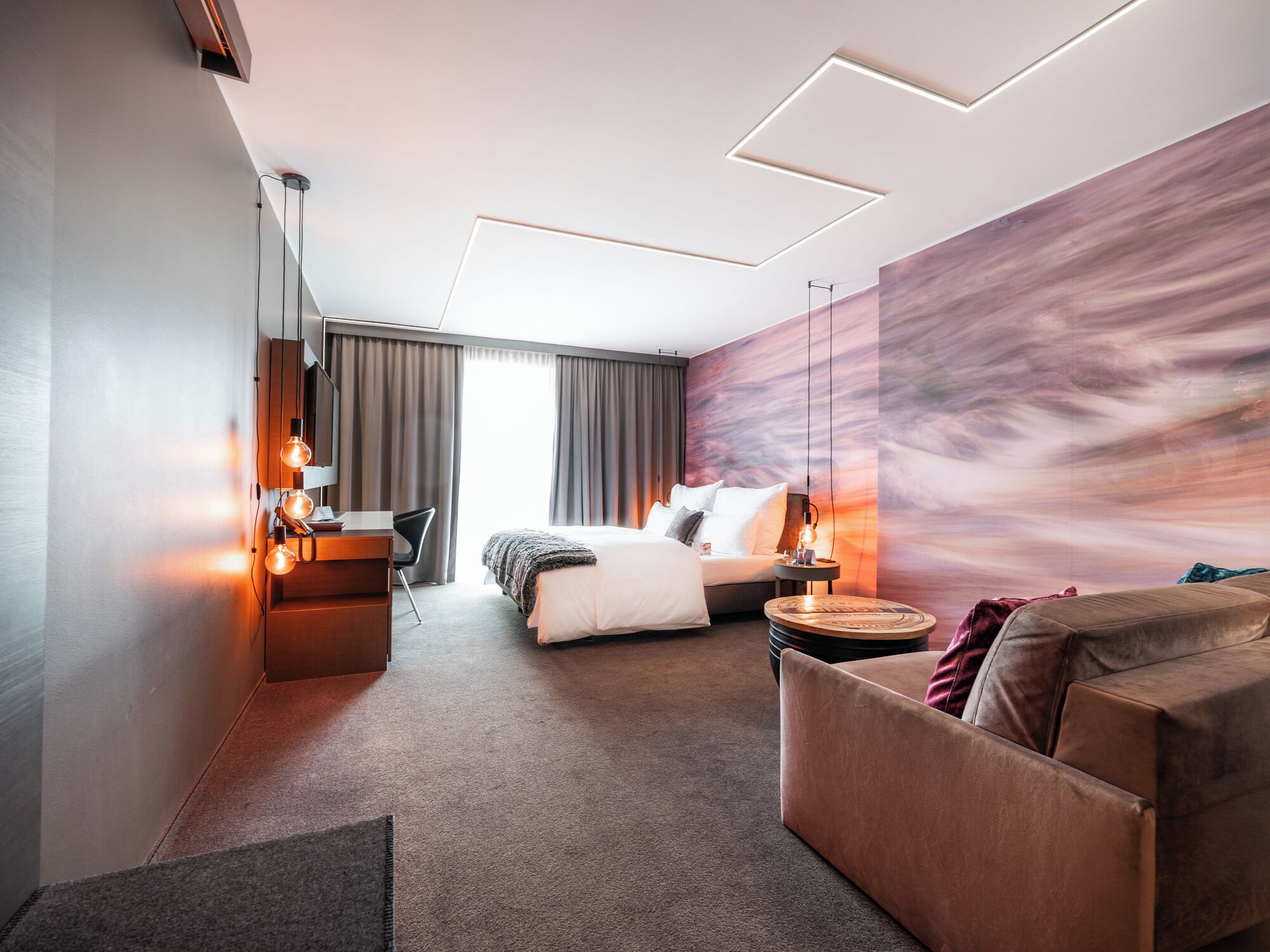 Dobbeltrom – design | Sengetøy av topp kvalitet, memory foam-senger, minibar og safe på rommet