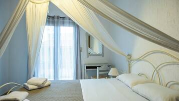 Departamento, vista al mar | Caja de seguridad en la habitación y insonorización