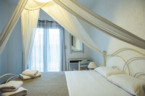 In-room safe, soundproofing, iron/ironing board, free cots/infant beds - Athina Villas (Agios Nikolaos)