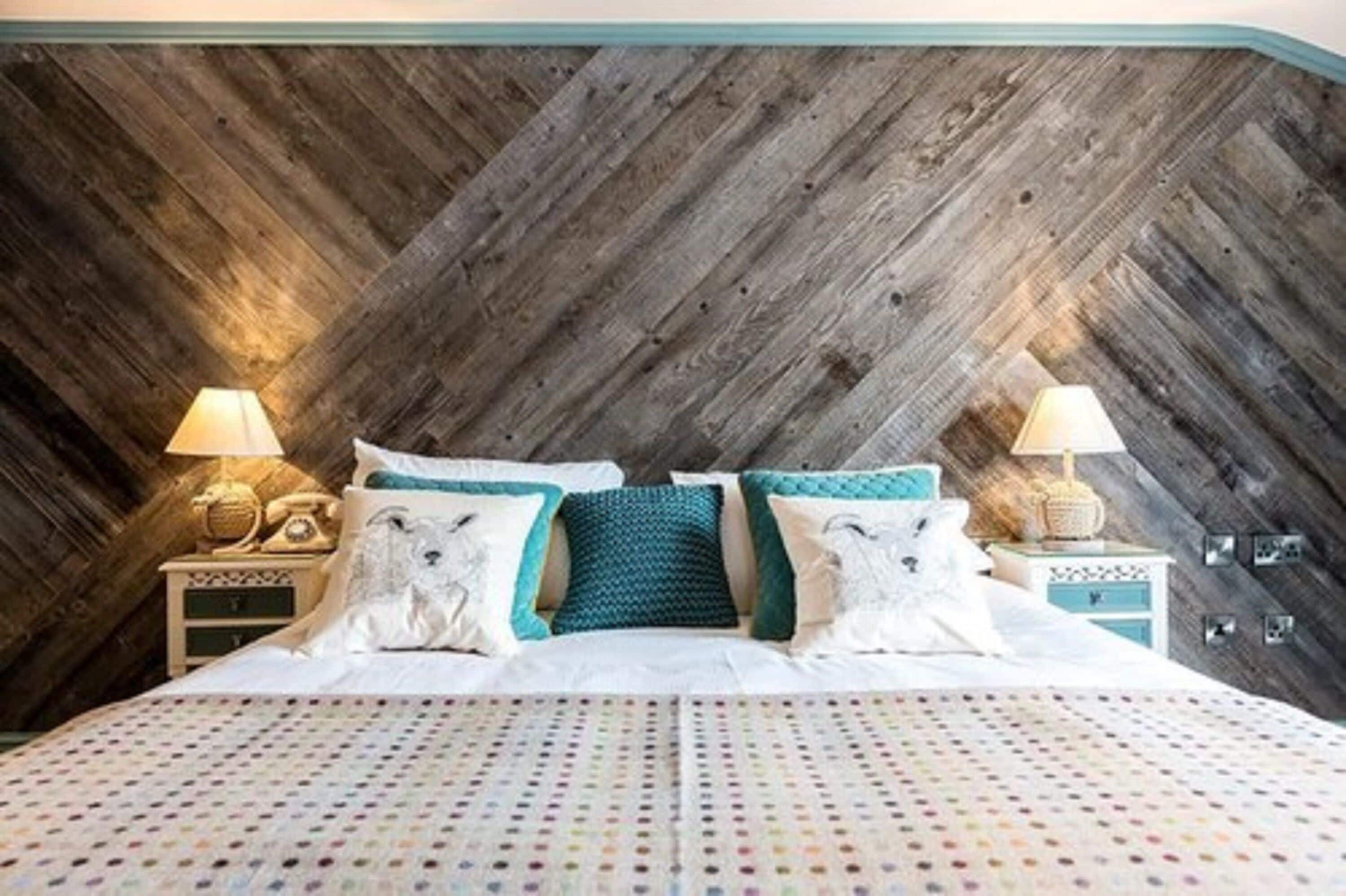 Double Room | Premium bedding, pillow-top beds, minibar, in-room safe