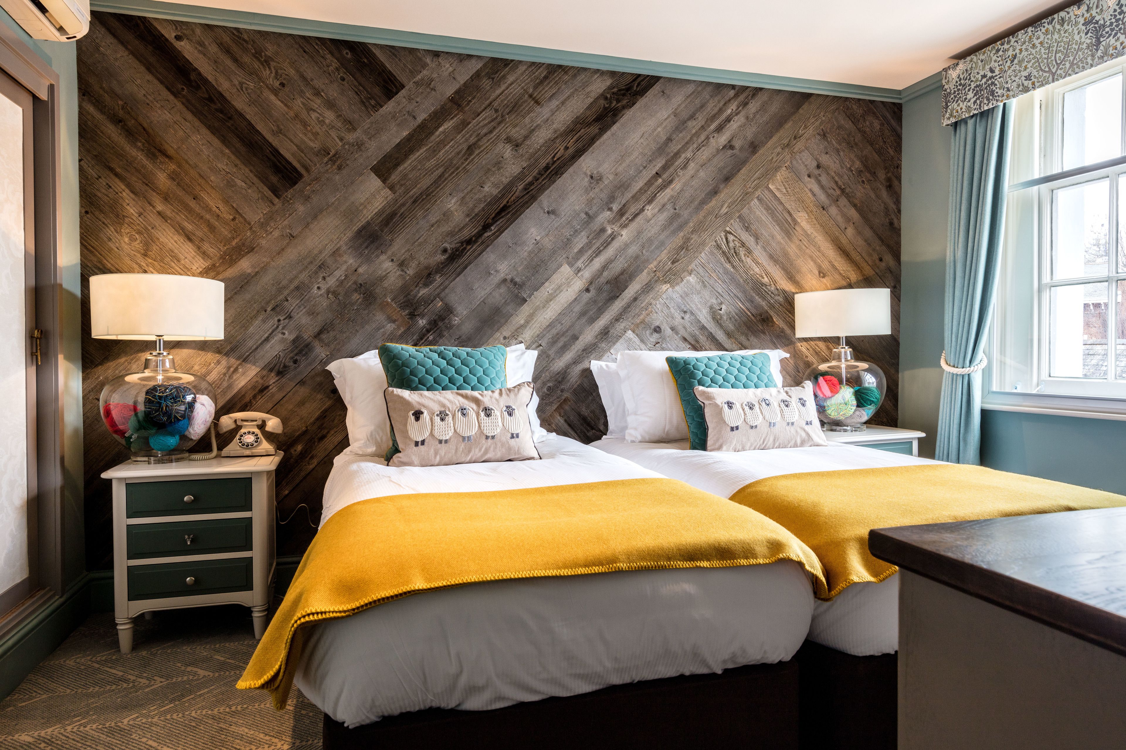 Literie de qualité supérieure, surmatelas, minibar