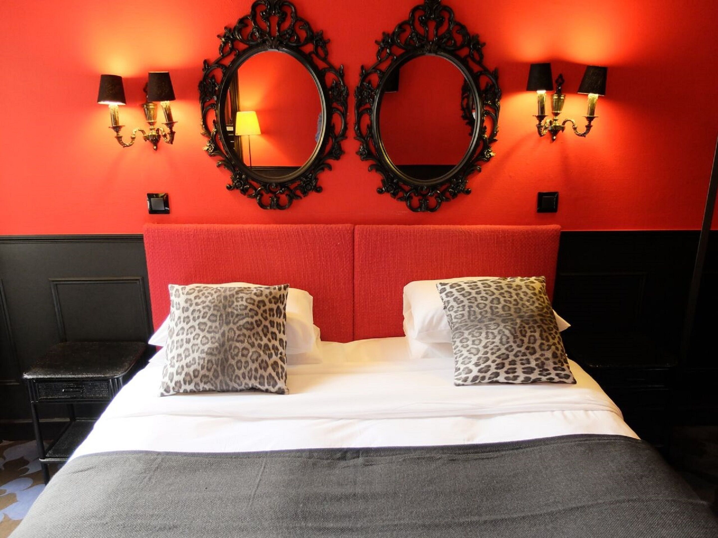 Desk, iron/ironing board, free WiFi, bed sheets