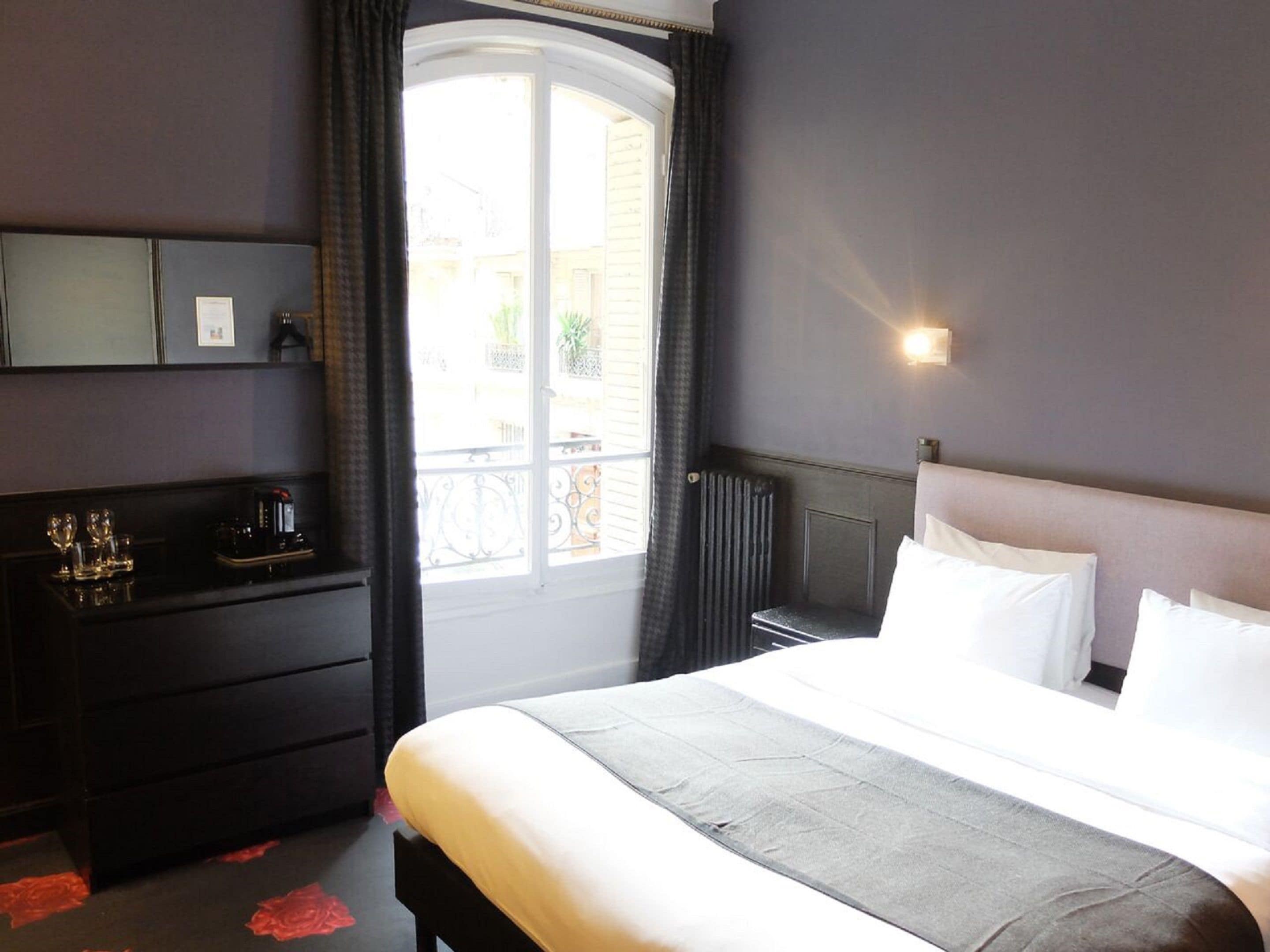 executive room | 1 bedroom, desk, iron/ironing board, free wifi