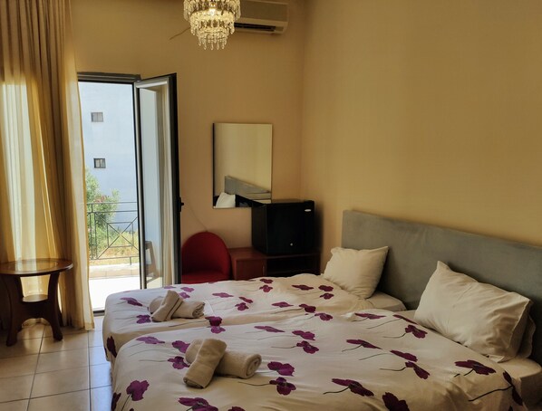 Standard Double Room, 1 Double or 2 Single Beds