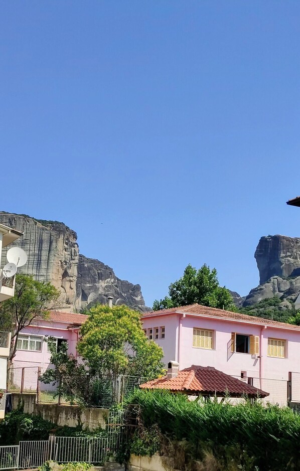 Basic Single Room, 1 Twin Bed | Individually decorated, individually furnished, free WiFi, bed sheets - King Lodge (Kalabaka)