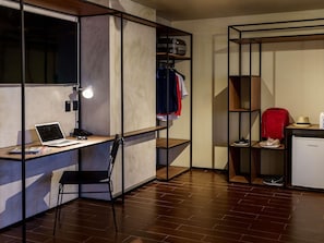 สแตนดาร์ดอพาร์ทเมนท์, เตียงใหญ่ 2 เตียง | โต๊ะทำงาน, Wi-Fi ฟรี, ผ้าป ูที่นอน