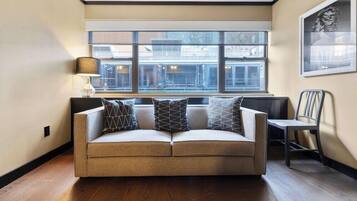 42-Zoll-Flachbildfernseher mit Kabelempfang, Fernseher