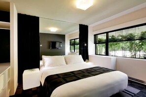 Premium bedding, pillowtop beds, in-room safe, desk