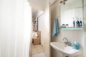 Shower - Castello apts (Hersonissos)