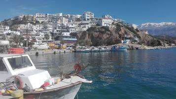 Private beach nearby, sun-loungers, beach umbrellas, 10 beach bars