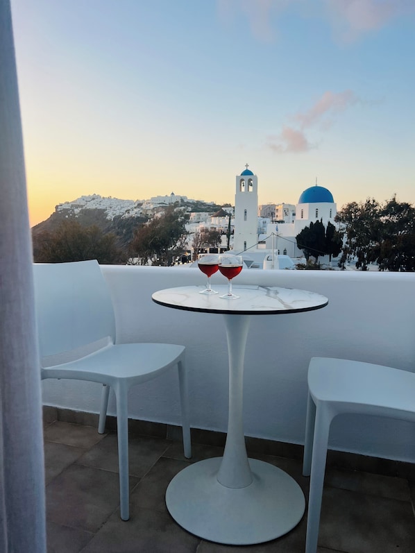 Deluxe Double Room | Balcony view - Villa Fotini (Santorini)