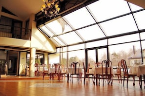Café da manhã, almoço e jantar