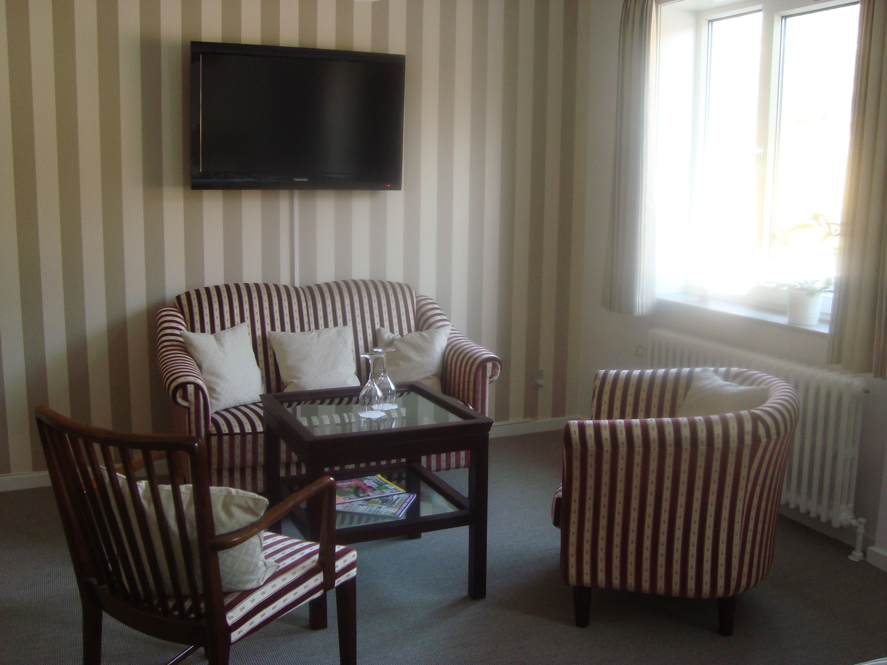 family room, private bathroom | 1 bedroom, down duvets, individually decorated, individually furnished