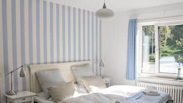 Standard Double or Twin Room, Private Bathroom | Down duvets, individually decorated, individually furnished, desk