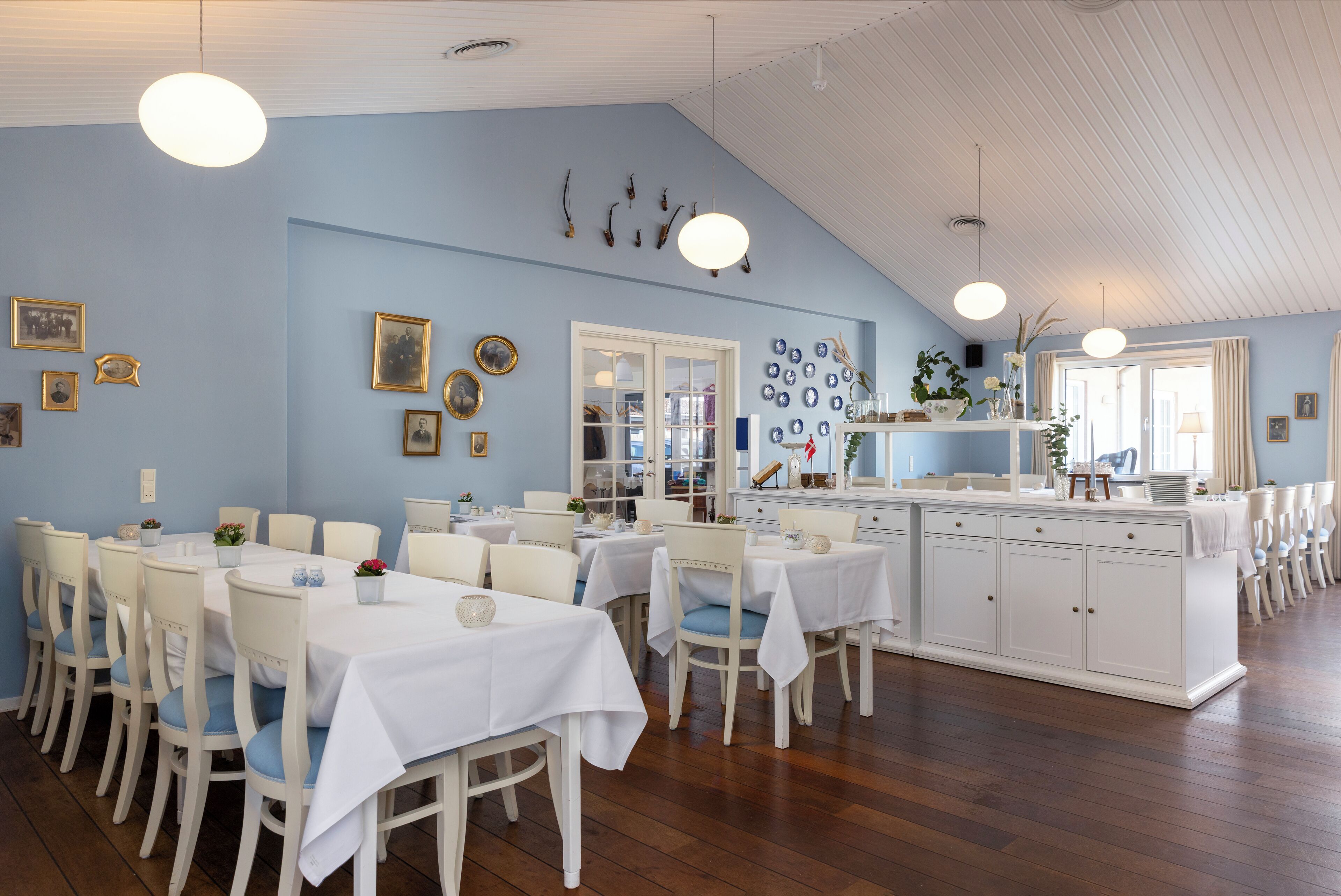 Frokostbuffé hver dag (DKK 85 per person)