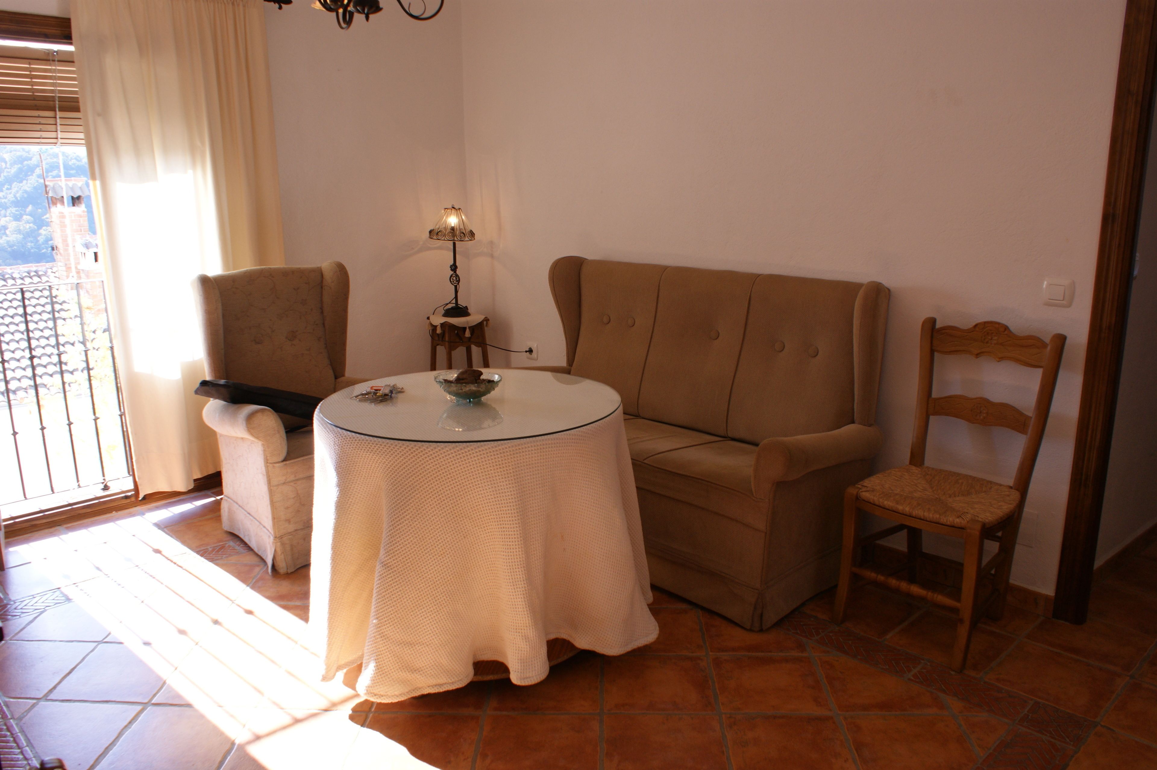 Apartemen Keluarga | Ruang keluarga | TV dan perapian