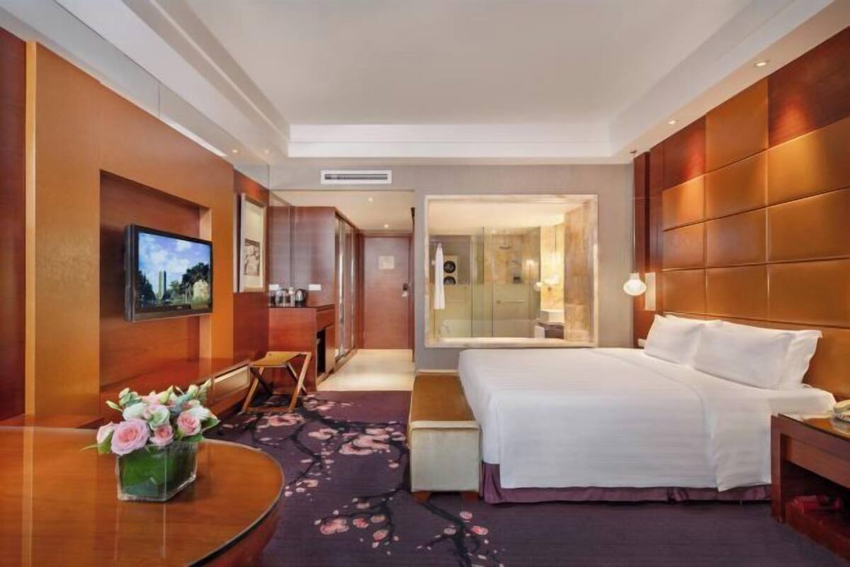 Minibar, in-room safe, desk, blackout curtains