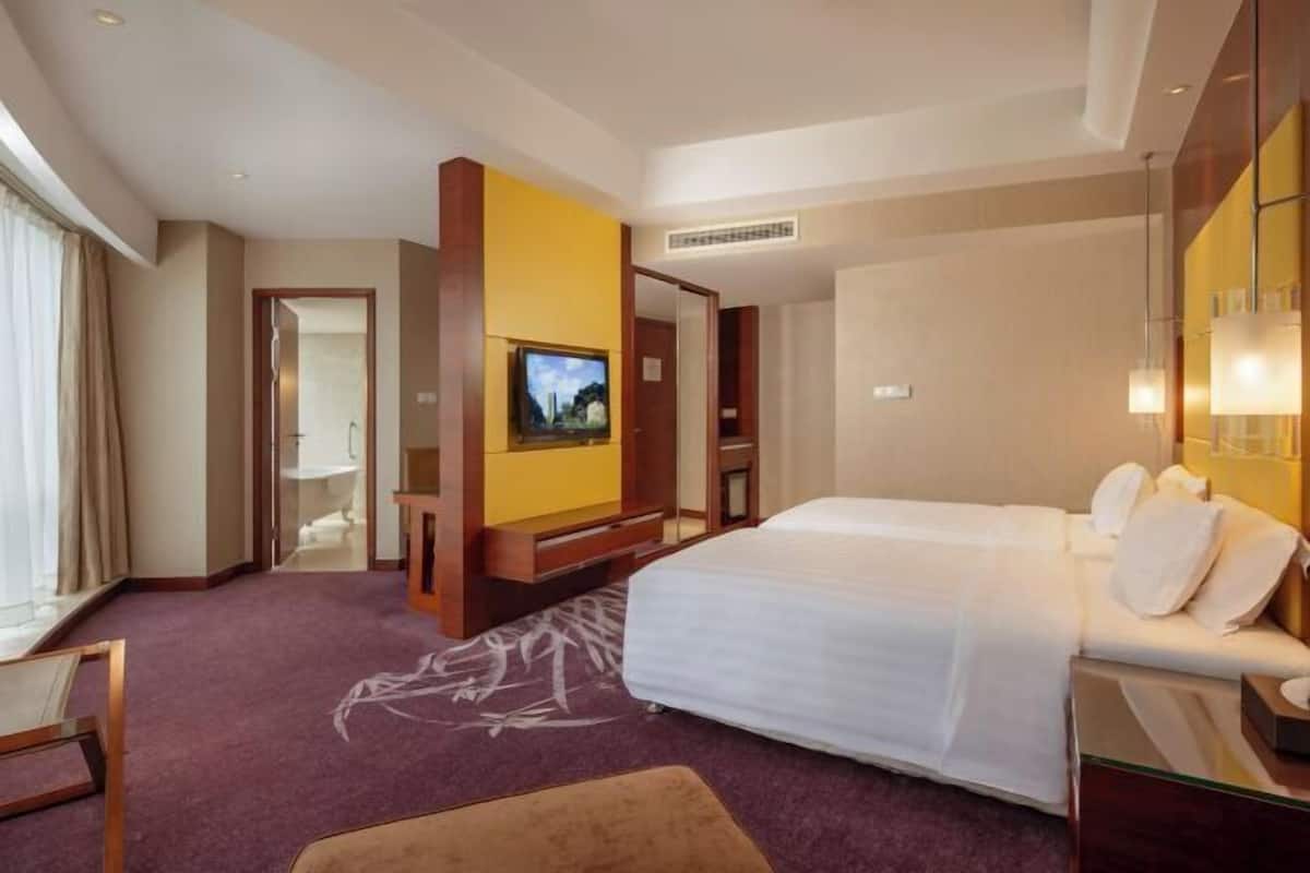 Minibar, in-room safe, desk, blackout curtains