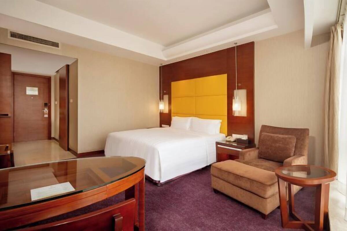 Minibar, in-room safe, desk, blackout drapes