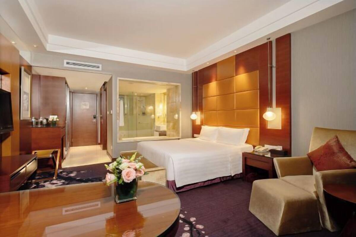Minibar, in-room safe, desk, blackout drapes