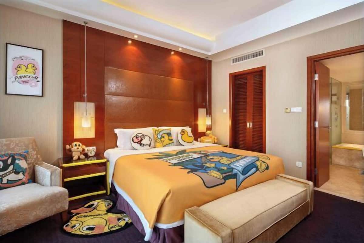 Minibar, in-room safe, desk, blackout drapes