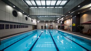 Piscine intérieure