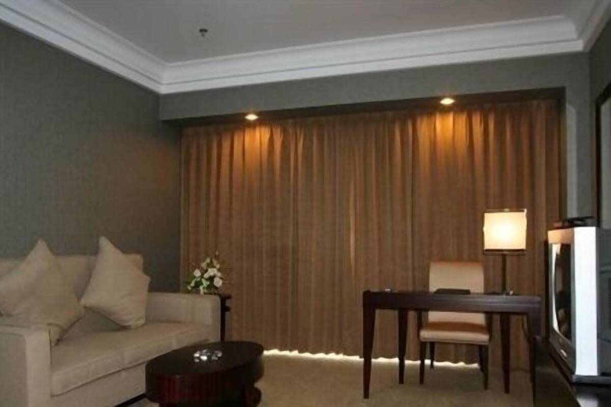 Superior suite | Woonruimte | Een televisie